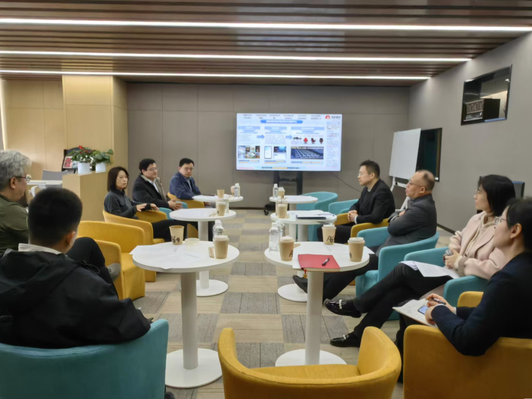 貫徹“XR產(chǎn)業(yè)創(chuàng)新中心”建設(shè)戰(zhàn)略布局，西投控股赴西部電影集團(tuán)有限公司座談交流